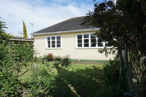 Photo of property in 8 Johnston Street, Foxton, 4814