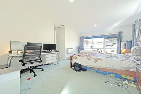 Photo of property in 27 Silverbirch Grove, Churton Park, Wellington, 6037