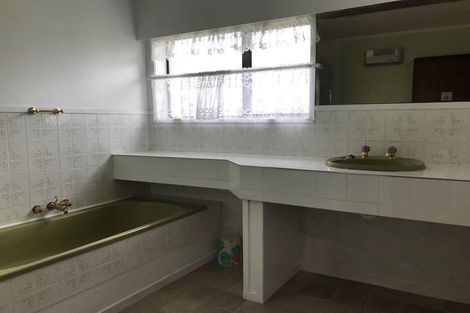 Photo of property in 2/35 Derrimore Heights, Clover Park, Auckland, 2019