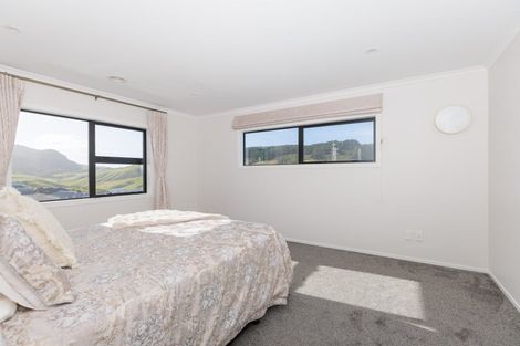 Photo of property in 150 Amesbury Drive, Churton Park, Wellington, 6037