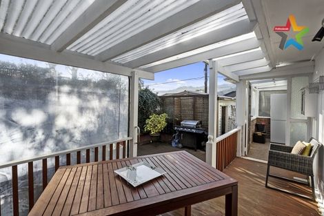Photo of property in 5 Bird Grove, Stokes Valley, Lower Hutt, 5019