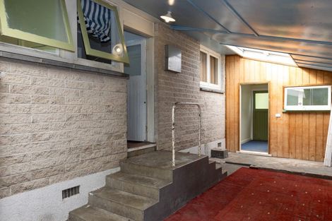 Photo of property in 16 Lipscombe Crescent, Havelock North, 4130