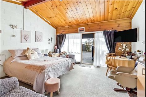 Photo of property in 219 South Road, Hawera, 4610