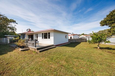 Photo of property in 34 Ruamahanga Crescent, Terrace End, Palmerston North, 4410