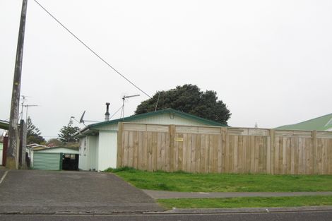 Photo of property in 80 Grey Street, Waitara, 4320