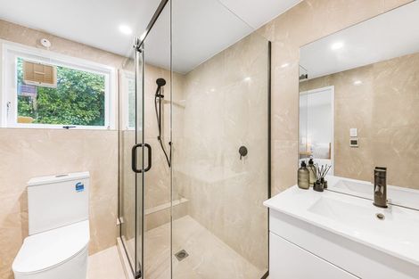 Photo of property in 35 Mcdowell Crescent, Hillcrest, Auckland, 0627