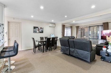 Photo of property in 96 Pitt Avenue, Clendon Park, Auckland, 2103