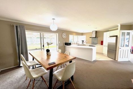 Photo of property in 12 Sheldon Place, Burswood, Auckland, 2013