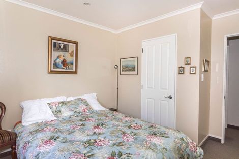 Photo of property in 1 Guinane Street, Dannevirke, 4930