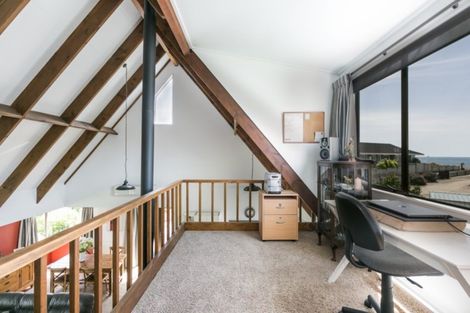 Photo of property in 70 Le Quesne Road, Bay View, Napier, 4104