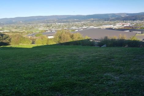 Photo of property in 28 Cosgrove Rise, Riverstone Terraces, Upper Hutt, 5018