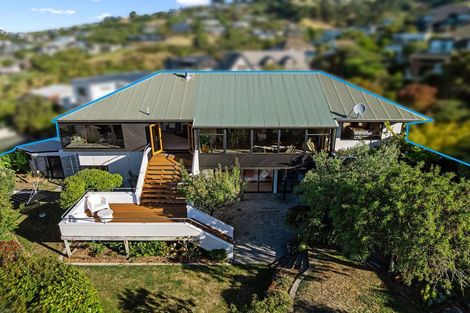 Photo of property in 10 Luxton Place, Mount Pleasant, Christchurch, 8081