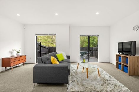 Photo of property in 15 Sun Place, Henderson, Auckland, 0612