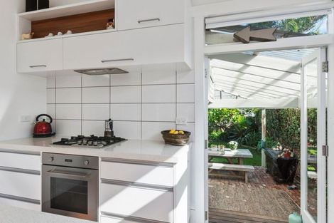 Photo of property in 19 Hemi Street, Narrow Neck, Auckland, 0622