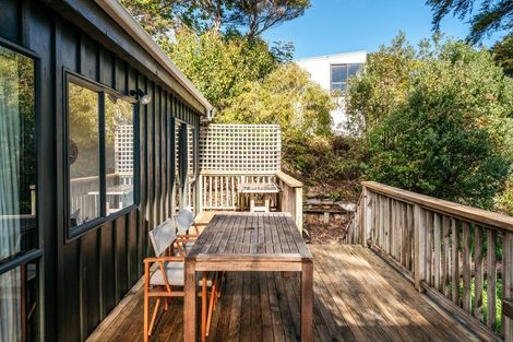 Photo of property in 17 Albert Crescent, Ostend, Waiheke Island, 1081