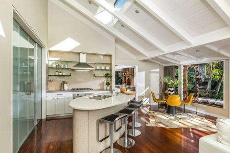 Photo of property in 1 The Knoll, Greenhithe, Auckland, 0632