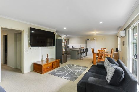Photo of property in 8 Lime Crescent, Papakura, 2110