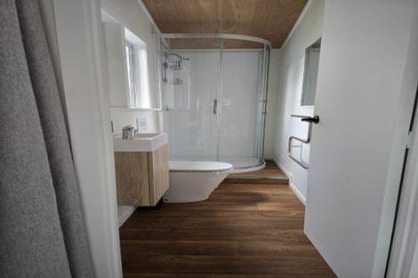 Photo of property in 11 Dellwood Avenue, Henderson, Auckland, 0612