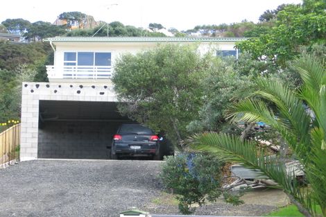 Photo of property in 28 Glenelg Road, Red Beach, 0932