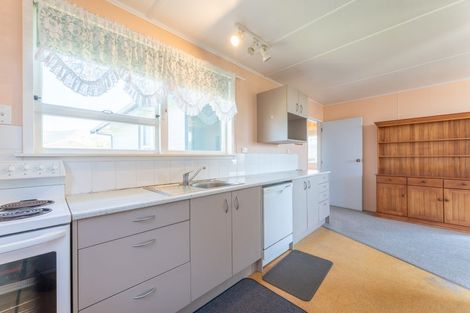Photo of property in 2 Balmoral Street, Waimate, 7924