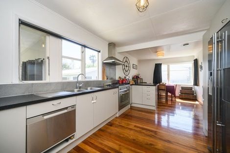 Photo of property in 18 Webb Street, Terrace End, Palmerston North, 4410