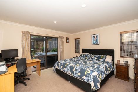 Photo of property in 4 Sharaleigh Place, Grandview Heights, Hamilton, 3200