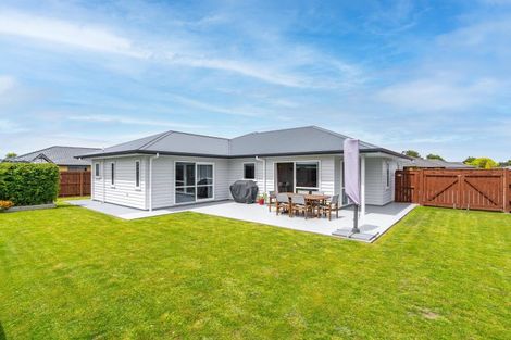 Photo of property in 12 Austin Reid Avenue, Carterton, 5713