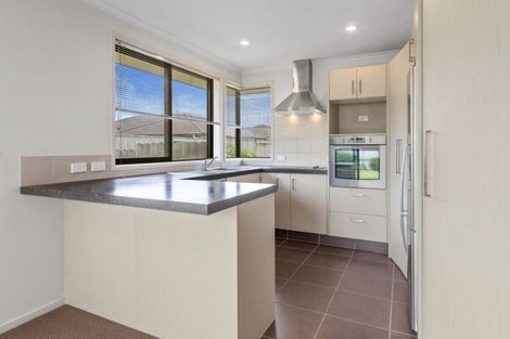 Photo of property in 80 Carrington Drive, Papamoa Beach, Papamoa, 3118