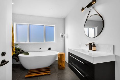 Photo of property in 159 Opunake Road, Stratford, 4391