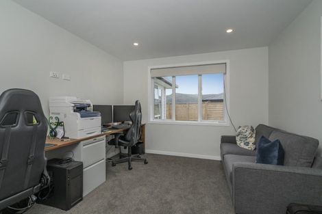 Photo of property in 7 Ronomor Place, Whitianga, 3510