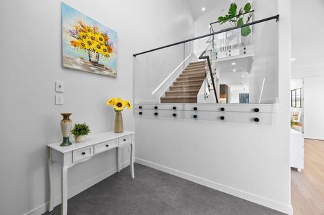 Photo of property in 2 Laurel Drive, Rosehill, 2113