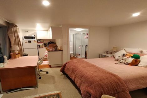 Photo of property in 29 Kingston Heights Road, Kingston, Wellington, 6021