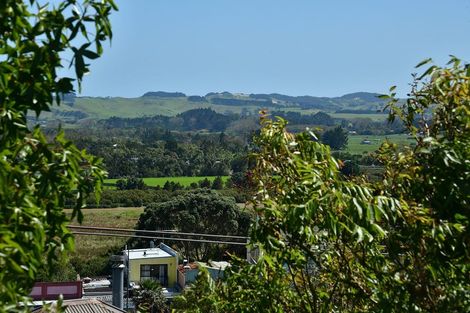 Photo of property in 13 Porter Crescent, Helensville, 0800