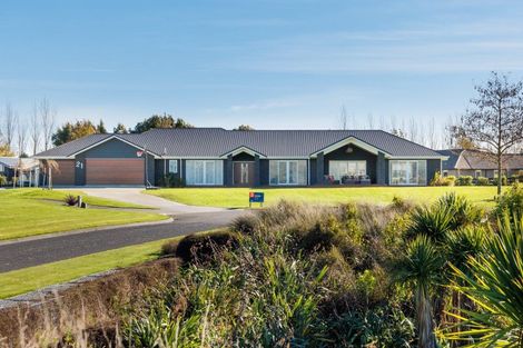 Photo of property in 21 Loveston Lane, Kelvin Grove, Palmerston North, 4470