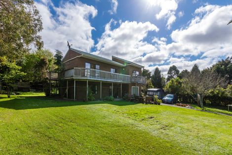 Photo of property in 41 Cornwallis Road, Cornwallis, Auckland, 0604