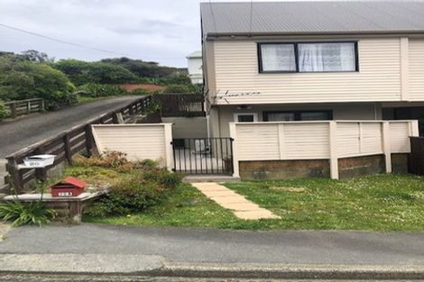 Photo of property in 20a Lyndfield Lane, Newlands, Wellington, 6037
