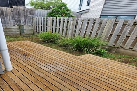 Photo of property in 9 Kaweka Street, New Lynn, Auckland, 0600