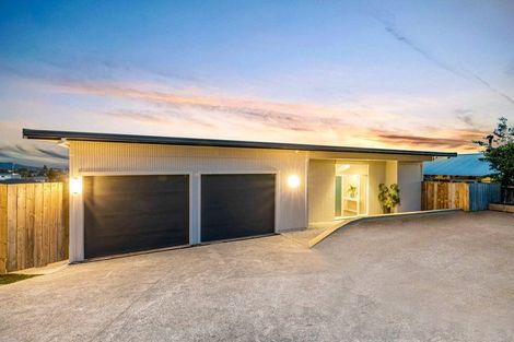 Photo of property in 44 Grenada Avenue, Forrest Hill, Auckland, 0620