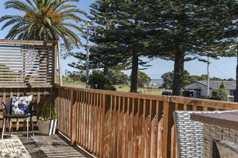 Photo of property in 21 Battiscombe Terrace, Waitara, 4320