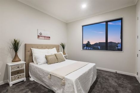 Photo of property in 7 William Blake Way, Riverhead, 0820