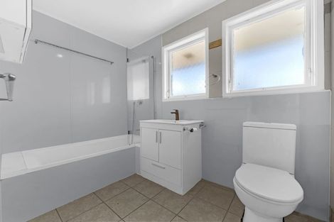 Photo of property in 9 Rata Street, Waiuku, 2123