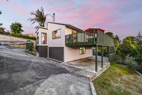 Photo of property in 10 Oliver Twist Avenue, Mellons Bay, Auckland, 2014