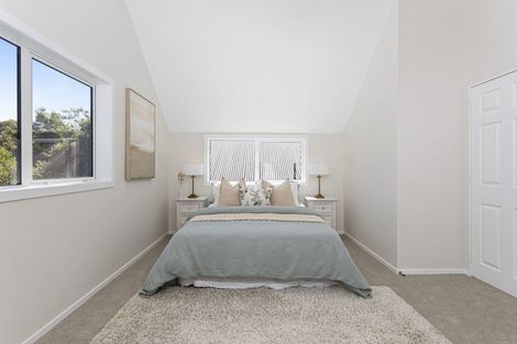 Photo of property in 1/31 Oteha Valley Road, Northcross, Auckland, 0632