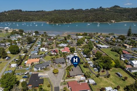 Photo of property in 16 Cobham Lane, Whitianga, 3510