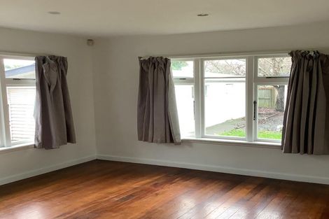 Photo of property in 18 Avonhead Road, Avonhead, Christchurch, 8042