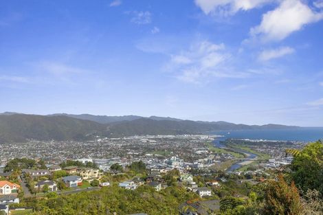 Photo of property in 34 Arahiwi Grove, Tirohanga, Lower Hutt, 5010