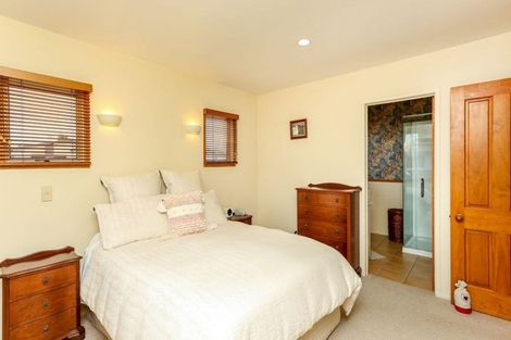 Photo of property in 3b Kawaroa Close, New Plymouth, 4310