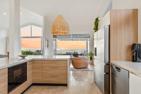 Photo of property in 77 Waitea Road, Muriwai, 0881