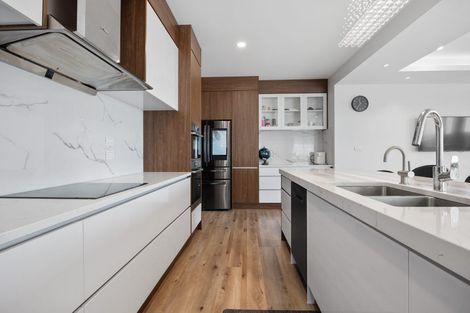 Photo of property in 2 Drumnaconagher Road, Flat Bush, Auckland, 2019