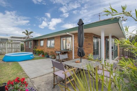 Photo of property in 9a Evans Road, Papamoa Beach, Papamoa, 3118